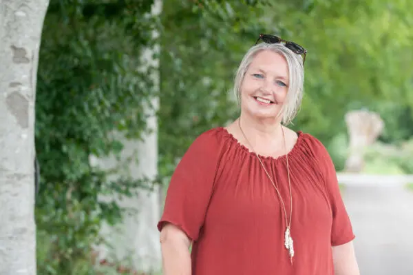 Roelie Jonker (53) was na haar herseninfarct dankbaar dat ze nog kon lopen en praten.